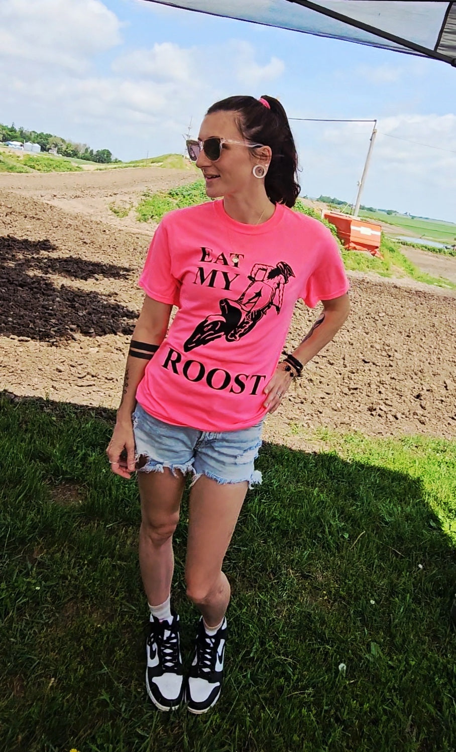 "Eat My Roost" T Shirt (pink&black)