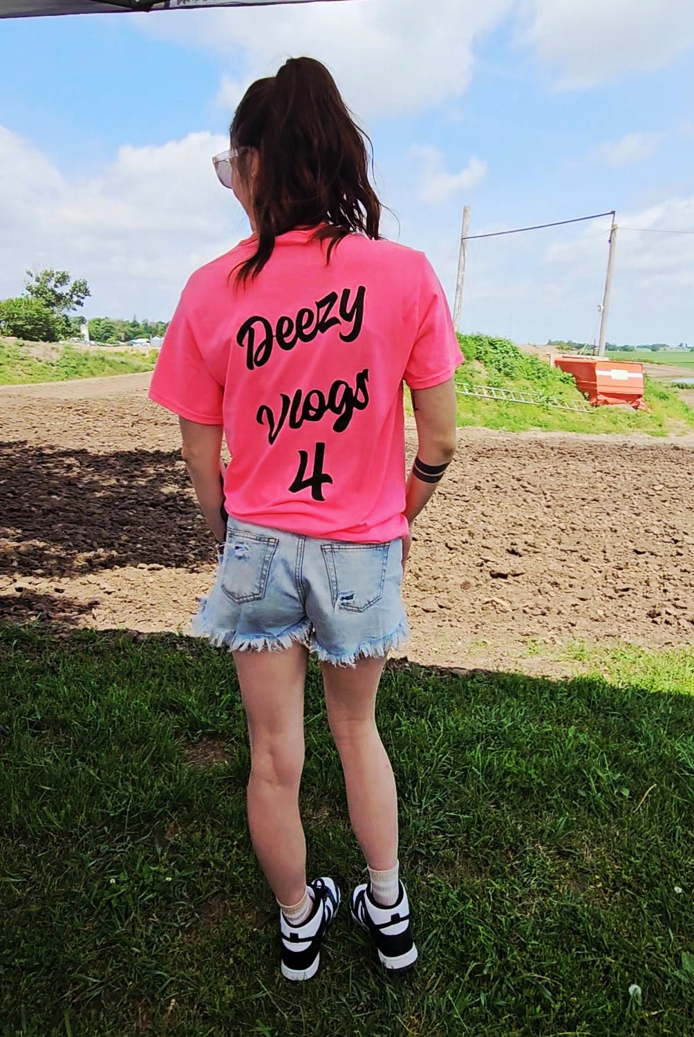 "Eat My Roost" T Shirt (pink&black)